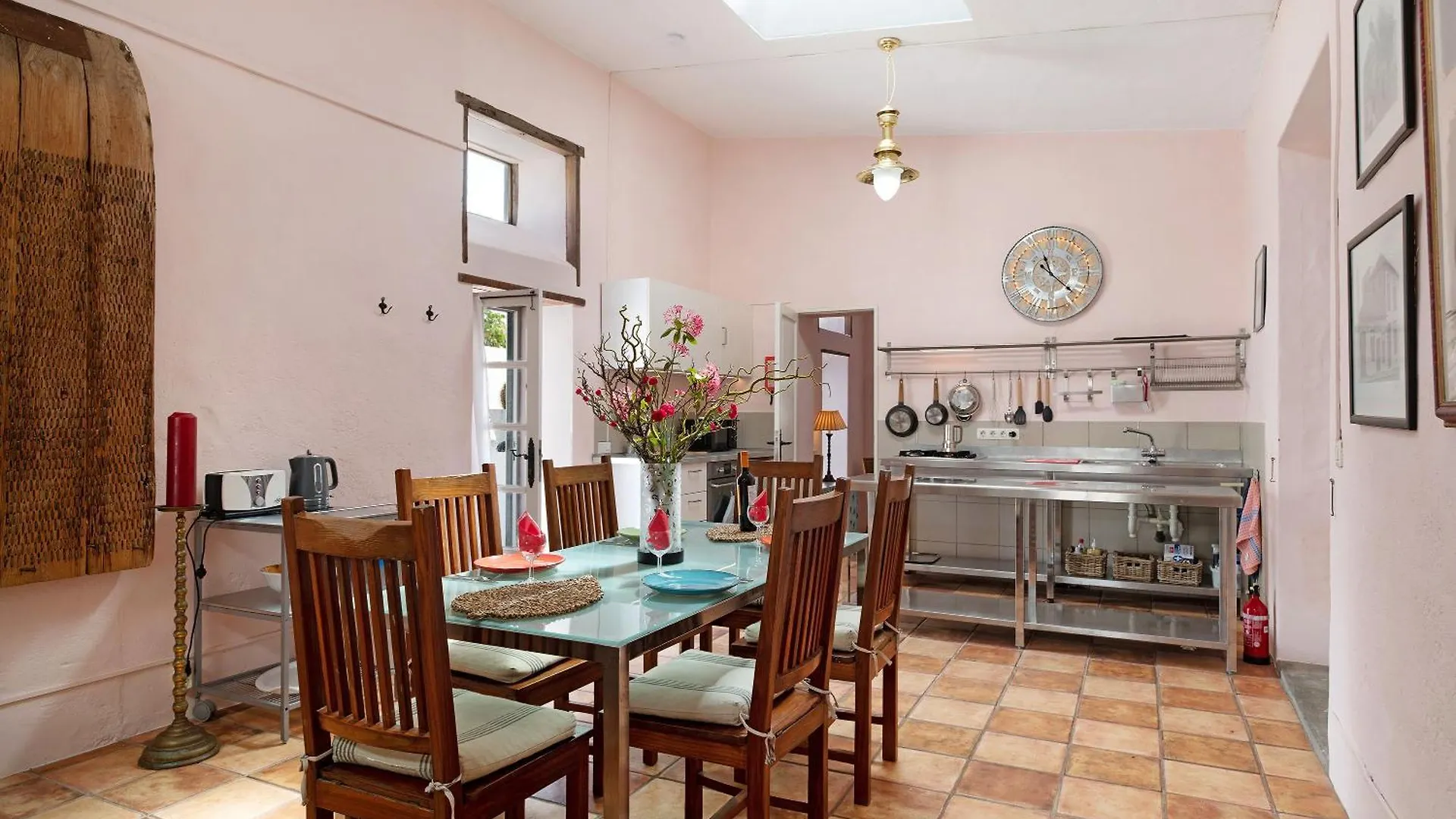 El Cello Apartment Macher